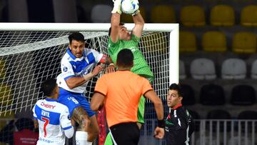 Futbol, Universidad Catolica vs Palestino.
Copa Sudamericana 2025.
El jugador de Palestino Sebastian Perez controla el balon durante un partido de la fase previa de la Copa Sudamericana contra Universidad Catolica disputado en el estadio Francisco Sanchez Rumoroso de Coquimbo, Chile.
04/03/2025
Alejandro Pizarro Ubilla/Photosport
Football, Universidad Catolica vs Palestino.
2025 Copa Sudamericana Championship.
Palestino player Sebastian Perez controls the ball during a preliminary phase match of the Copa Sudamericana Championship against Universidad Catolica at the Francisco Sanchez Rumoroso stadium in Coquimbo, Chile.
04/03/2025
Alejandro Pizarro Ubilla/Photosport