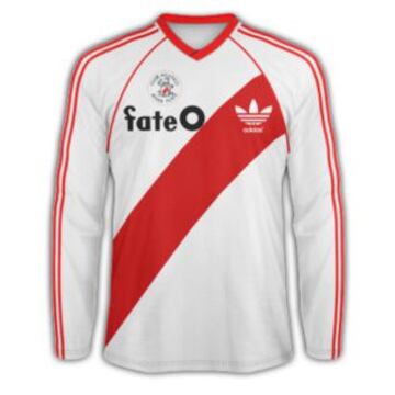 La camiseta ganadora del título en la 85-86, la Copa Libertadores y la Intercontinental.