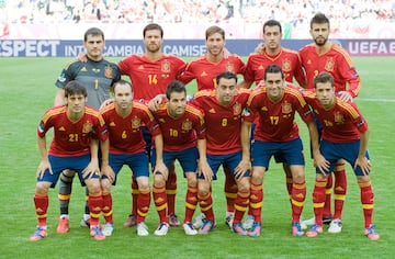 Equipación de la Selección Española entre 2011 y 2012. Fotografía correspondiente a la Eurocopa de 2012 en Ucrania, en el partido contra Italia.