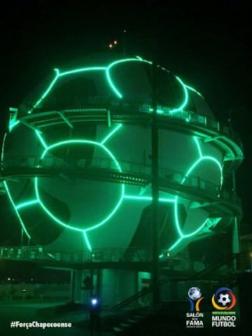 Estadios y monumentos del mundo se iluminan por el Chapecoense