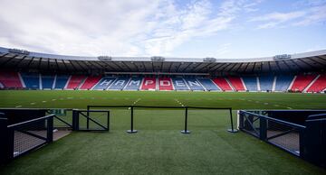 Hampden Park está situado en Glasgow (Escocia) con una capacidad de 52. 500 espectadores. Es es escenario habitual de las eliminatorias de la Copa de Escocia y de la Copa de la Liga de Escocia.