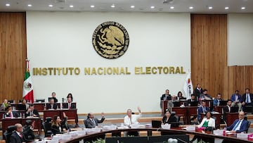 CIUDAD DE MÉXICO, 29FEBERO2024.- Guadalupe Taddei Zavala, consejera presidenta del Instituto Nacional Electoral (INE), Dania Paola Ravel, Arturo Castillo, Claudia Zavala Pérez y Jaime rivera, consejeros electorales, encabezaron la sesión especial en donde se aprobaron las candidaturas de los candidatos a la presidencia , esto del Instituto Nacional Electoral en la sede de Tlalpan.
FOTOS: ROGELIO MORALES /CUARTOSCURO.COM