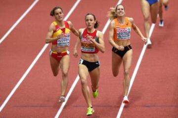 800 metros femeninos. Esther Guerrero de España, Selina Buchel de Suiza  y Sanne Verstegen de Holanda.