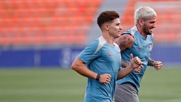 Julián Alvarez y De Paul, en el entrenamiento.