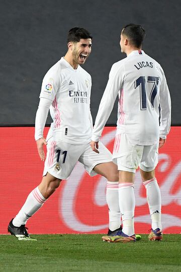 2-0. Marco Asensio celebró el segundo gol con Lucas Vázquez.