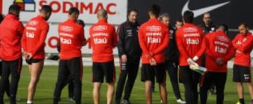 Arturo Salah visitó a la Roja en Pinto Durán