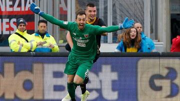 Benevento histórico: Primer punto con gol de cabeza del portero