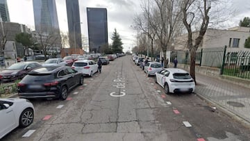 Ni en línea ni en batería: estos son los lugares donde no debes aparcar tu coche si tienes el seguro a terceros