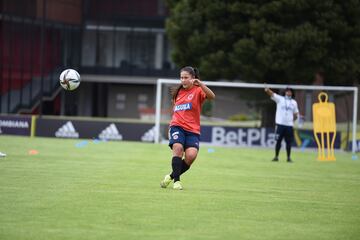 Las dirigidas por Carlos Paniagua siguen el microclico en la sede de la FCF en Bogotá como preparación de cara al Sudamericano Femenino Sub 20.