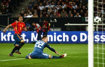 0-1. Rodrigo marcó el primer gol.