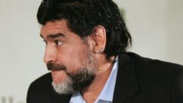 Ahmadinejad: "Maradona debería entrenar a Irán"