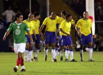 El cuadro de Ricardo La Volpe terminó como líder de grupo después de superar a Argentina en fase de grupos. La Verdeamarela propinó la que era hasta hoy, la máxima goleada a México en Copa América.