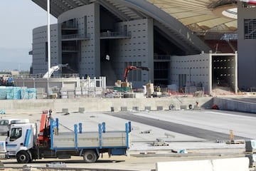 Obras de acondicionamiento del exterior del Estadio. 