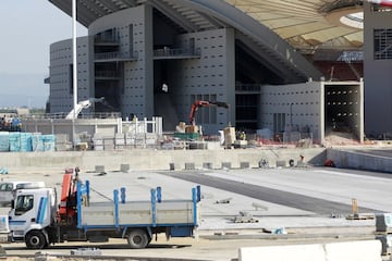 Obras de acondicionamiento del exterior del Estadio.