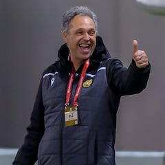 El Sevilla despide a García Pimienta; Caparrós, nuevo entrenador