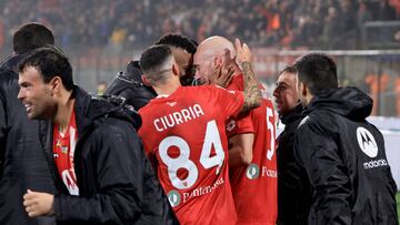 MONZA, ITALY - JANUARY 07: Luca Caldirola AC Monza celebrates his goal with his team-mates during the Serie A match between AC Monza and FC Internazionale at Stadio Brianteo on January 07, 2023 in Monza, Italy. (Photo by Giuseppe Cottini/Getty Images)