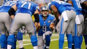 Matthew Stafford en el huddle.