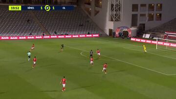 El gol de talento de Depay al Nimes que 'aprieta' al Barça