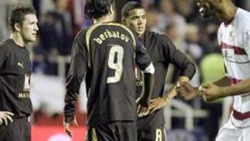 <b>REMONTADA.</b> Kanoute igualó el partido cuando el Sevilla peor lo tenía con un penalti muy riguroso.