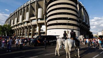 Seguridad en el Santiago Bernabéu.