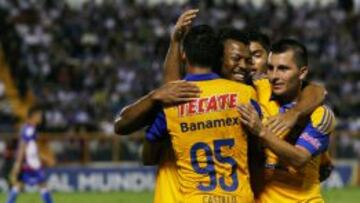 Uche celebra su primer gol con la camiseta de los Tigres