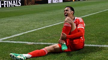 SENSITIVE MATERIAL. THIS IMAGE MAY OFFEND OR DISTURB Soccer Football - FIFA Club World Cup - Quarter Final - Paris St Germain v Bayern Munich - Mercedes-Benz Stadium, Atlanta, Georgia, U.S. - July 5, 2025 Bayern Munich's Jamal Musiala sustains an injury after a collision with Paris St Germain's Gianluigi Donnarumma REUTERS/Pablo Morano