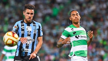 (L-R), Kevin Escamilla of Queretaro and Hugo Rodriguez of Santos during the game Santos vs Queretaro, corresponding to Round 16 of the Torneo Clausura 2023 of the Liga BBVA MX, at TSM Corona Stadium, on April 23, 2023.
<br><br>
(I-D), Kevin Escamilla de Queretaro y Hugo Rodriguez de Santos durante el partido Santos vs Queretaro, Correspondiente a la Jornada 16 del Torneo Clausura 2023 de la Liga BBVA MX, en el Estadio TSM Corona el 23 de Abril de 2023.