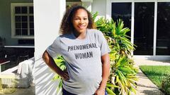 Serena Williams con una camiseta en la que pone "mujeres estupendas" que publicó en Instagram el día de la igualdad salarial para las mujeres negras.