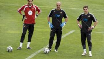 POSIBLE TR&Iacute;O. Diego L&oacute;pez, Reina y Casillas podr&iacute;an coincidir en la Confecup, como en la de 2009.