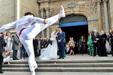 El golfista vizcaíno Jon Rahm contrajo matrimonio con Kelley Cahill, la que ha sido su pareja desde sus tiempos en la Universidad de Arizona, en la basílica de Nuestra Señora de Begoña de Bilbao. El enlace es el colofón a un año en el que Rahmbo ha ganado cinco torneos, el European Tour y se ha colocado tercero del mundo.