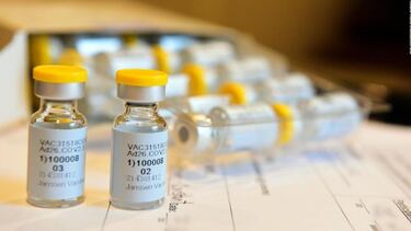 Vacuna Johnson & Johnson vs Vacuna Pfizer: eficacia, dosis, qui¨¦nes se vacunan y c¨®mo se administran
