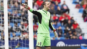 El guardameta del Espanyol, Pau L&oacute;pez, durante un partido.