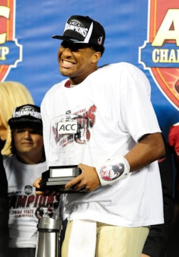 Jameis celebrando el título de la ACC conseguido frente a Duke en diciembre de 2013. Es uno de sus varios títulos conseguidos con la universidad de Florida State, con la que también jugó al béisbol en las posiciones de pitcher y outfielder.