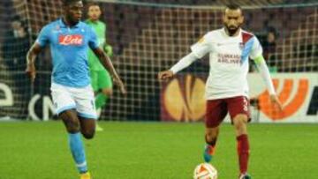 En Italia hay duelo de colombianos, entre el Napoli de Duván Zapata (izquierda) y el Inter de Fredy Guarín.