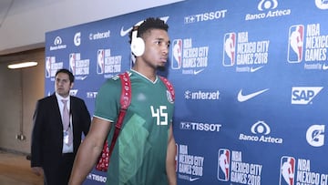 Mitchell, jugador franquicia de Utah tuvo una destacada actuaci&oacute;n y finaliz&oacute; la velada vestido con la playera de la Selecci&oacute;n Mexicana como agradecimiento.