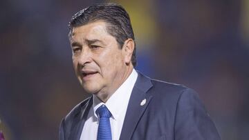 Ambriz: "El 'Flaco' Tena quiere que le den el título de Cruz Azul"