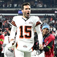 What NFL playoff record can Browns QB Joe Flacco break if Cleveland wins against the Texans?