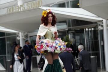 Mucho glamour en el Investec Ladie's Day de Epsom Dows