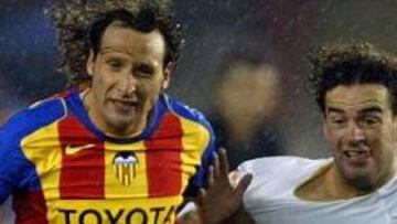 <b>ATÍPICA.</B> Rufete asegura que han vivido una temporada atípica, pero que aún están a tiempo de clasificarse para la Liga de Campeones.