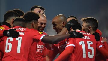 Jugadores del Benfica celebran un gol.