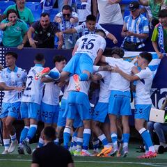 Aprobados y suspensos del Málaga: Larrubia se enchufa en el momento clave