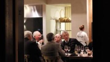 Momento de la cena convocada por Villar con varios presidentes federativos.