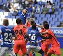 Borja Bastón reina en un final de locura y lanza al Oviedo a la lucha por el play-off