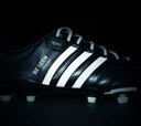 Casillas, Koke y Xavi estrenan las botas 'Adidas' reflectantes