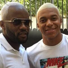 Mbappé sorprende en las redes sociales con su nuevo 'look'