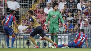 El jugador nacional disputó su primer partido como titular en la Premier League de este año.