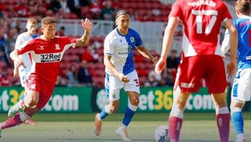 Mowbray se rinde a Ian Poveda: "Tiene pies mágicos"
