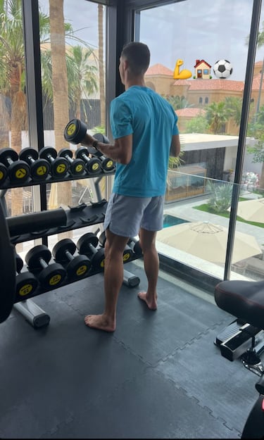 Cristiano muestra una importante parte de su casa en Riad en plena tormenta meditica
