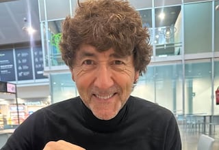 Patxi Salinas alucina con los precios del aeropuerto de Vigo: “Venid desayunados”