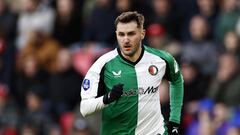 Santiago Giménez se sincera: “Tenía personas alrededor de mí que me hacía no enfocarme en el futbol”